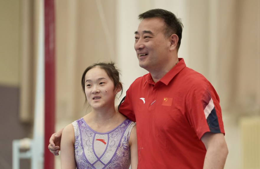 体验百家乐游戏的在线与实体玩法